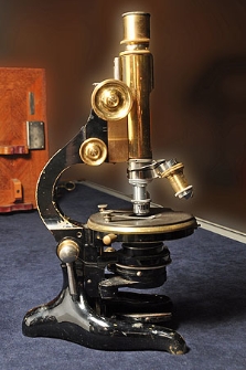 Wypowiedź o mikroskopie berlińskim z 1880 roku
